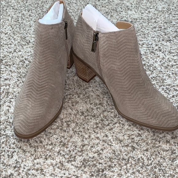 Lucky Brand Shoes - Lucky Brand 🍀 Pickla Ankle Booties NWOB, Sz 7.5